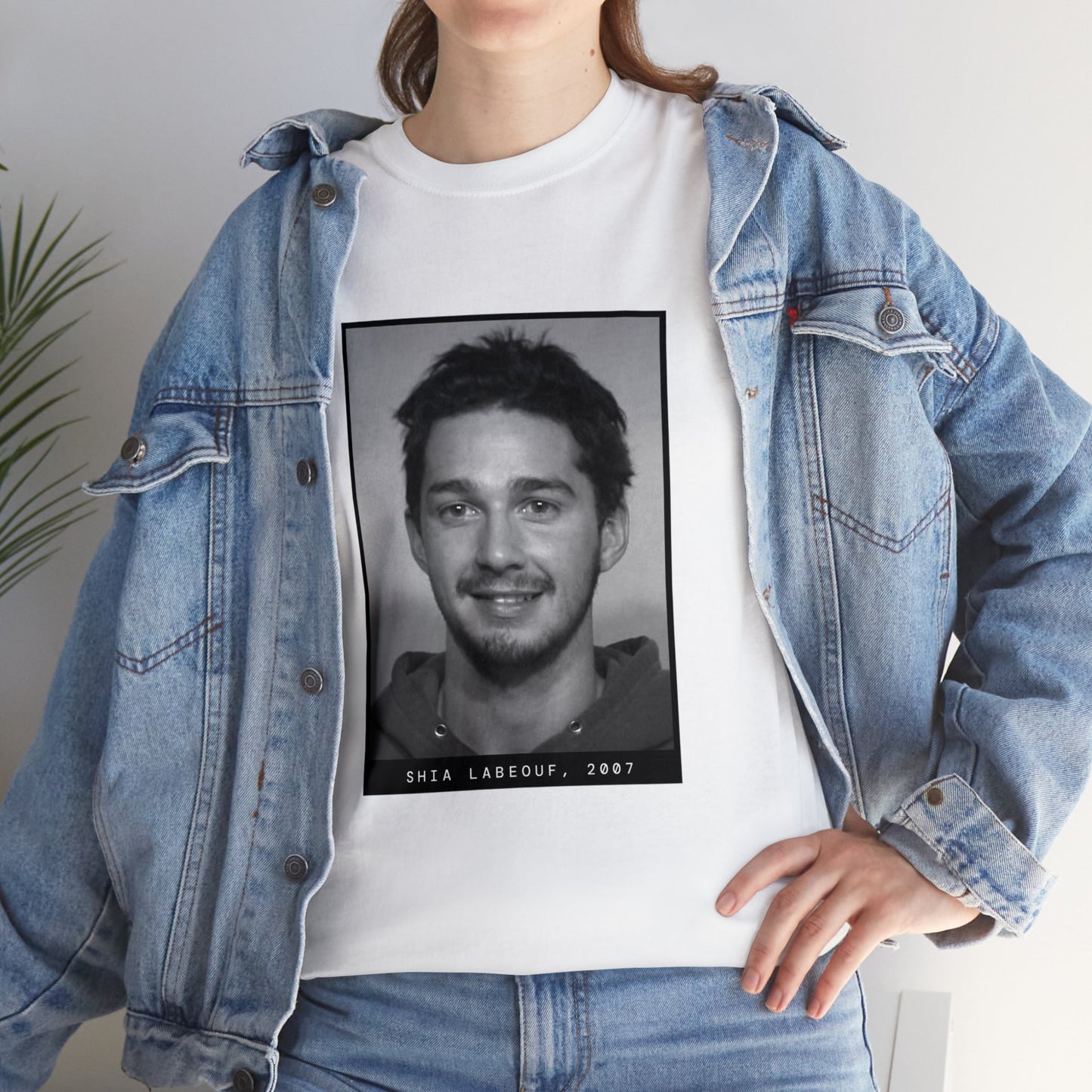 Camiseta con foto policial de Shia LaBeouf, actor de 2007