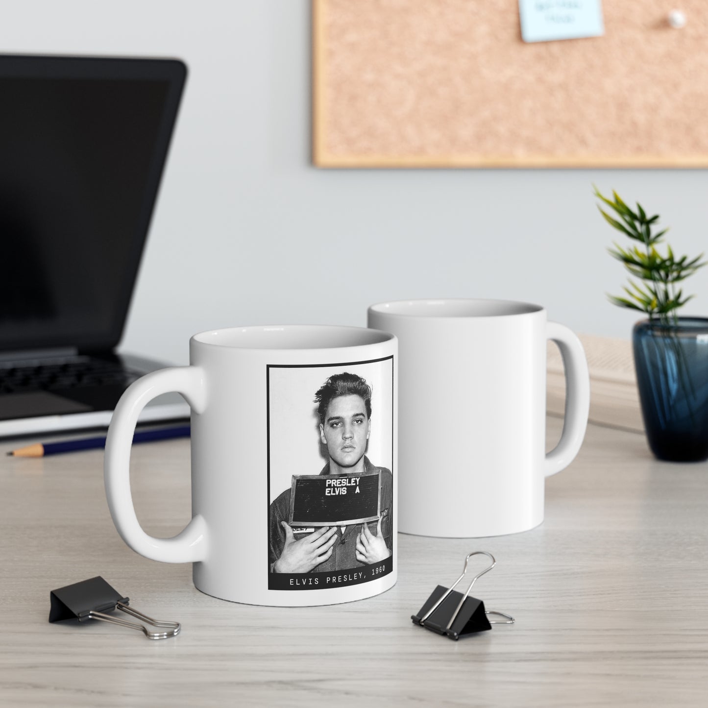 Taza con foto policial del cantante Elvis Presley, 1960