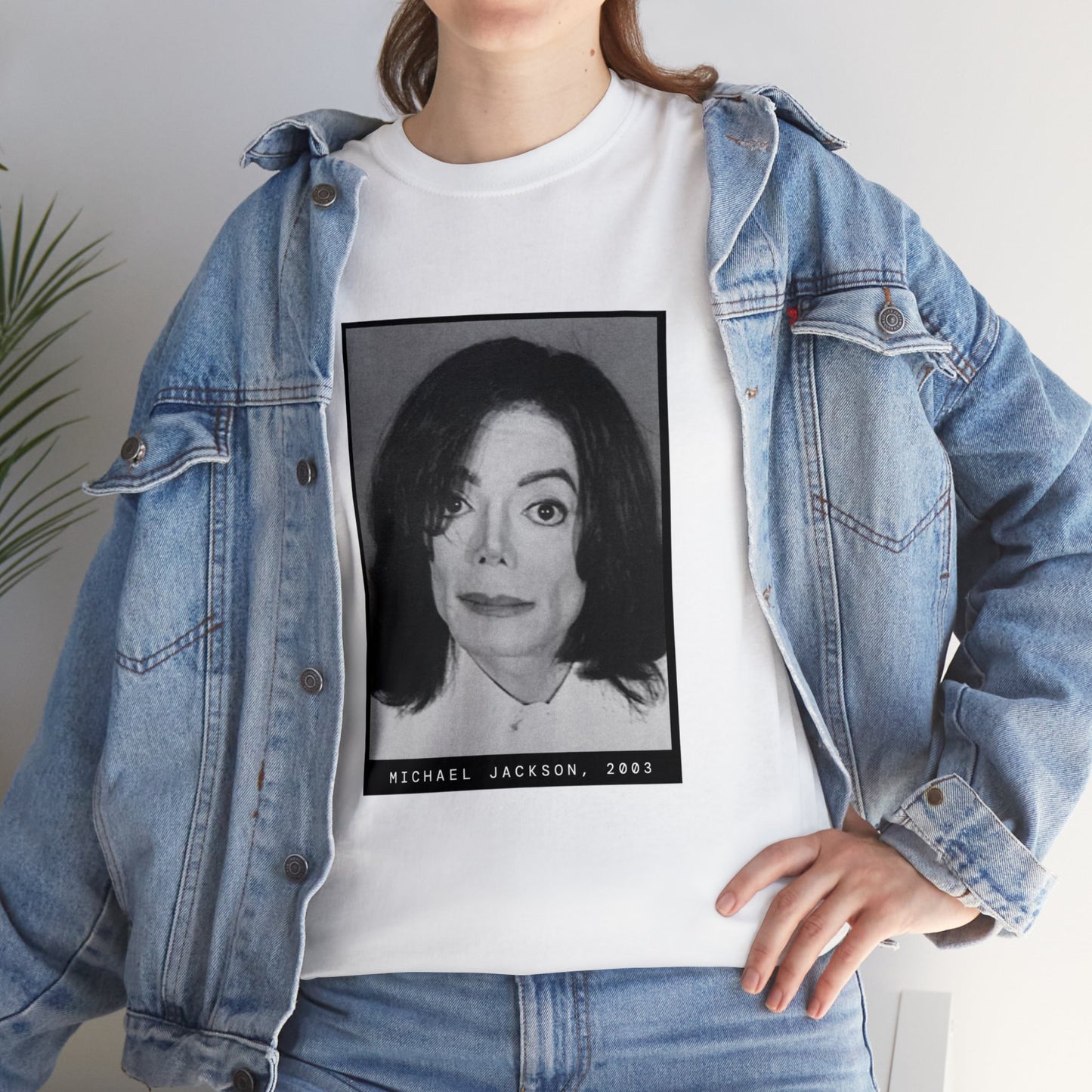 Camiseta con foto policial del cantante Michael Jackson, 2003