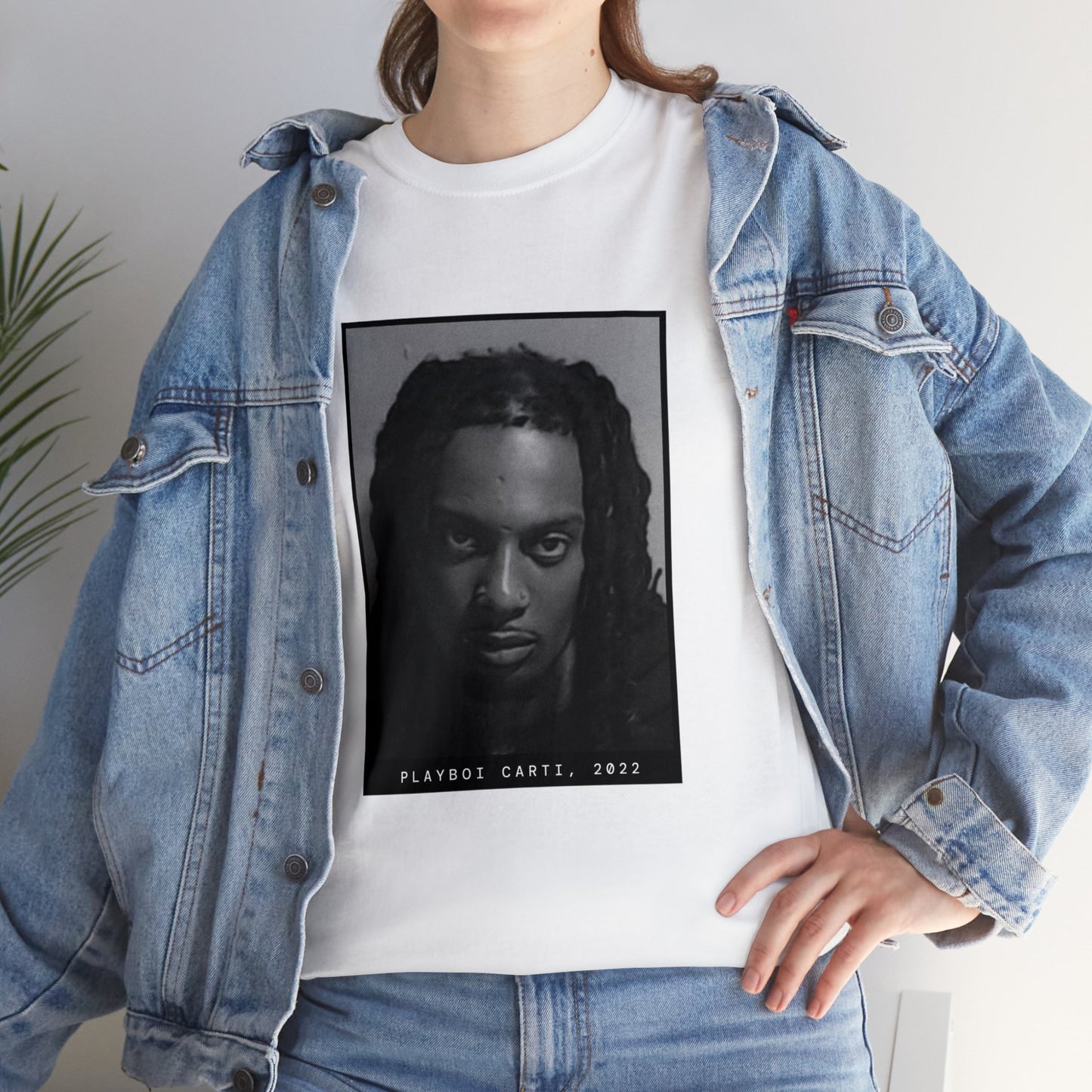 Camiseta con foto policial del rapero Playboi Carti 2022