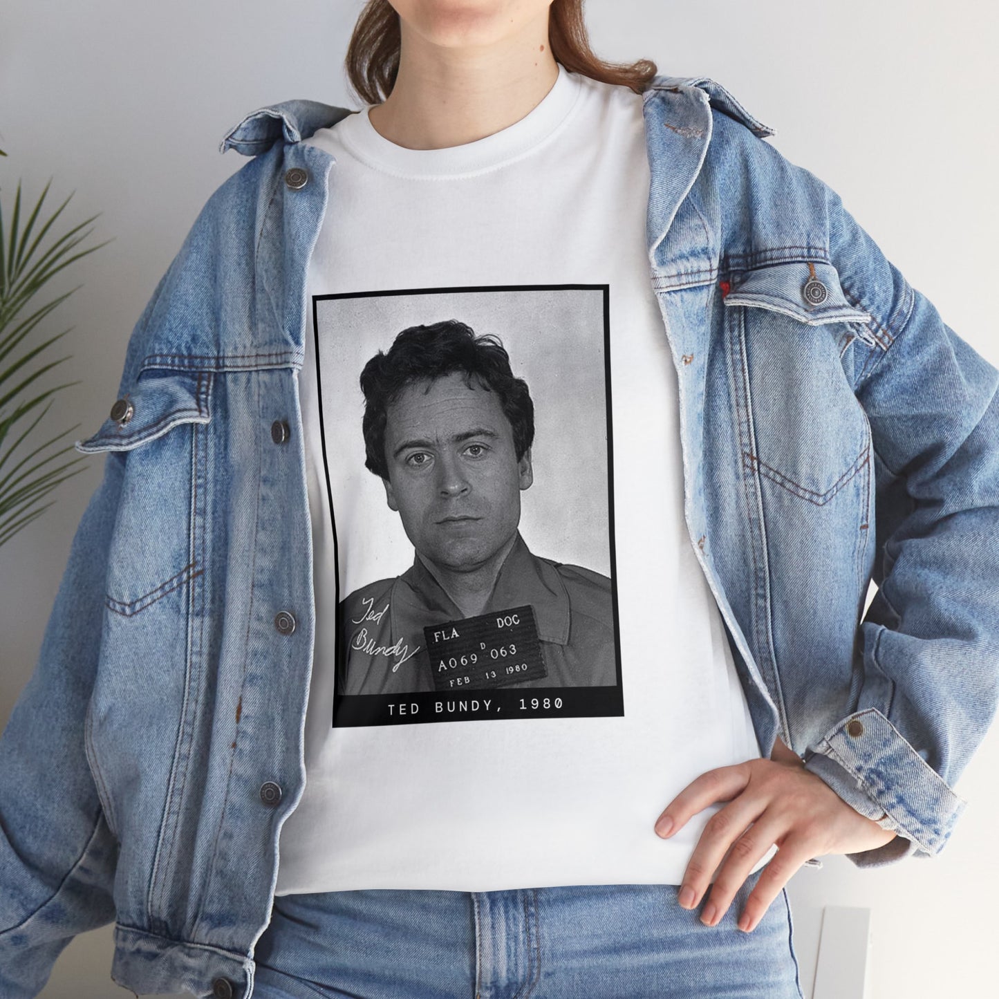 Camiseta con foto policial de Ted Bundy, asesino en serie de 1980