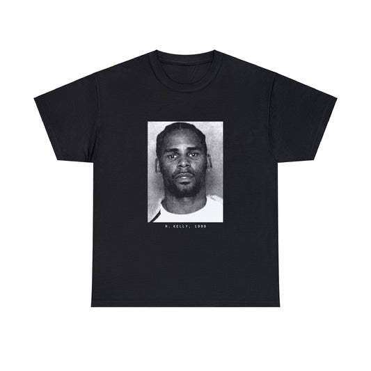 R. Kelly, camiseta con foto policial de 1998