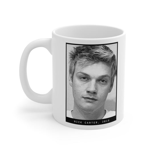 Taza con foto policial del cantante Nick Carter, 2016