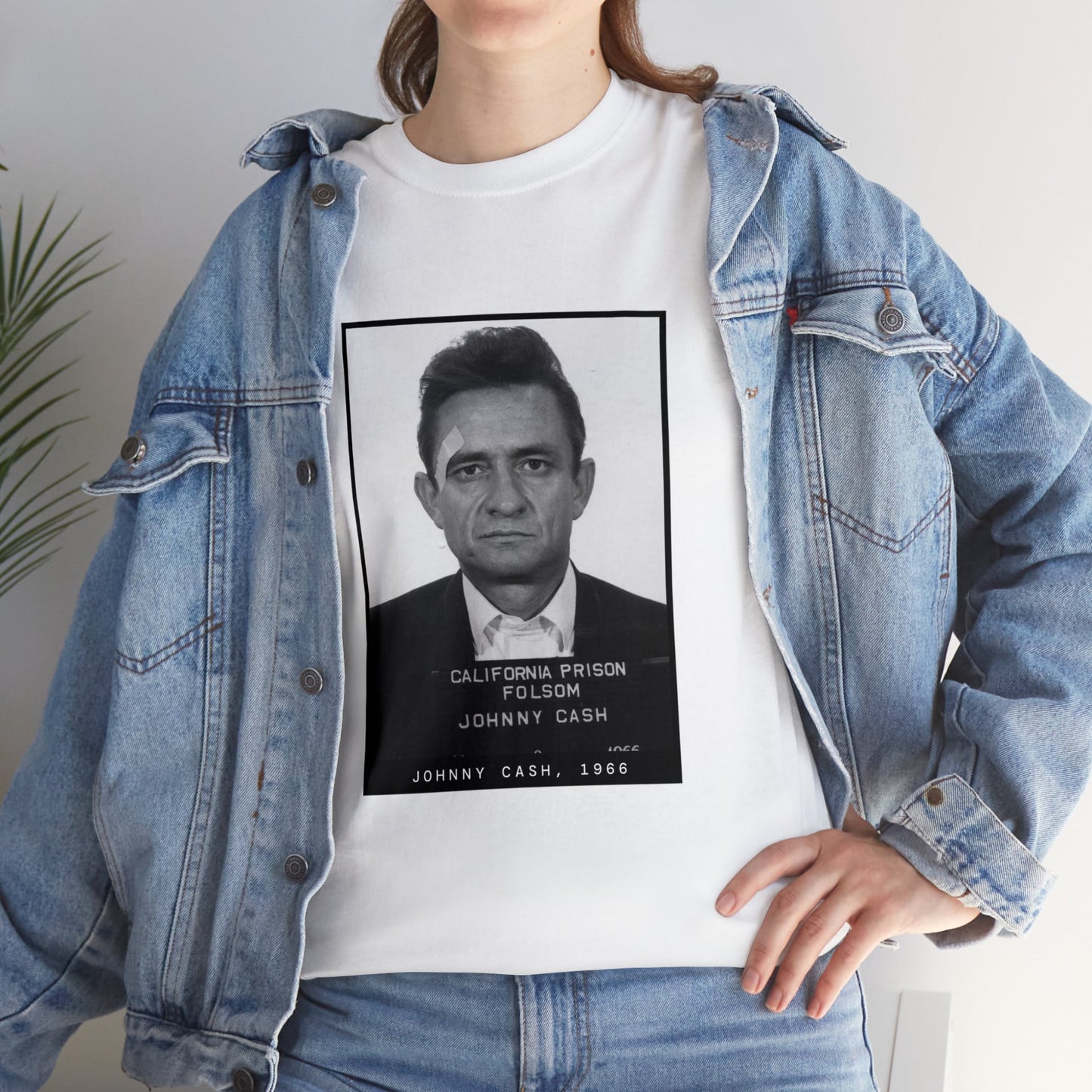 Camiseta con foto policial del cantante Johnny Cash de 1966