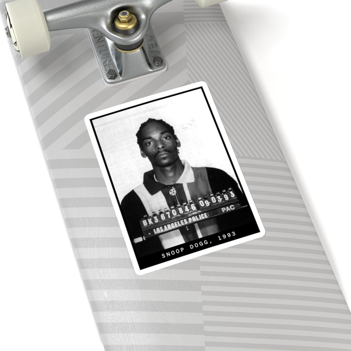 Pegatina con foto policial del rapero Snoop Dogg de 1993