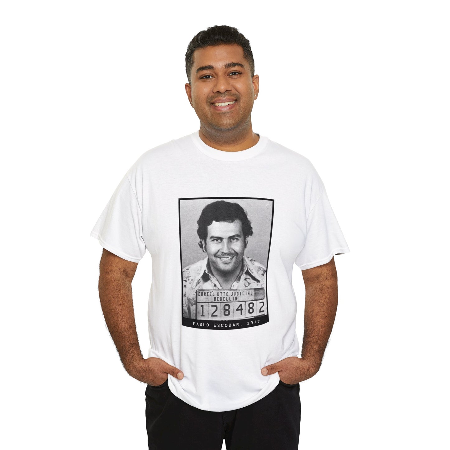 Camiseta con foto policial de Pablo Escobar, 1977