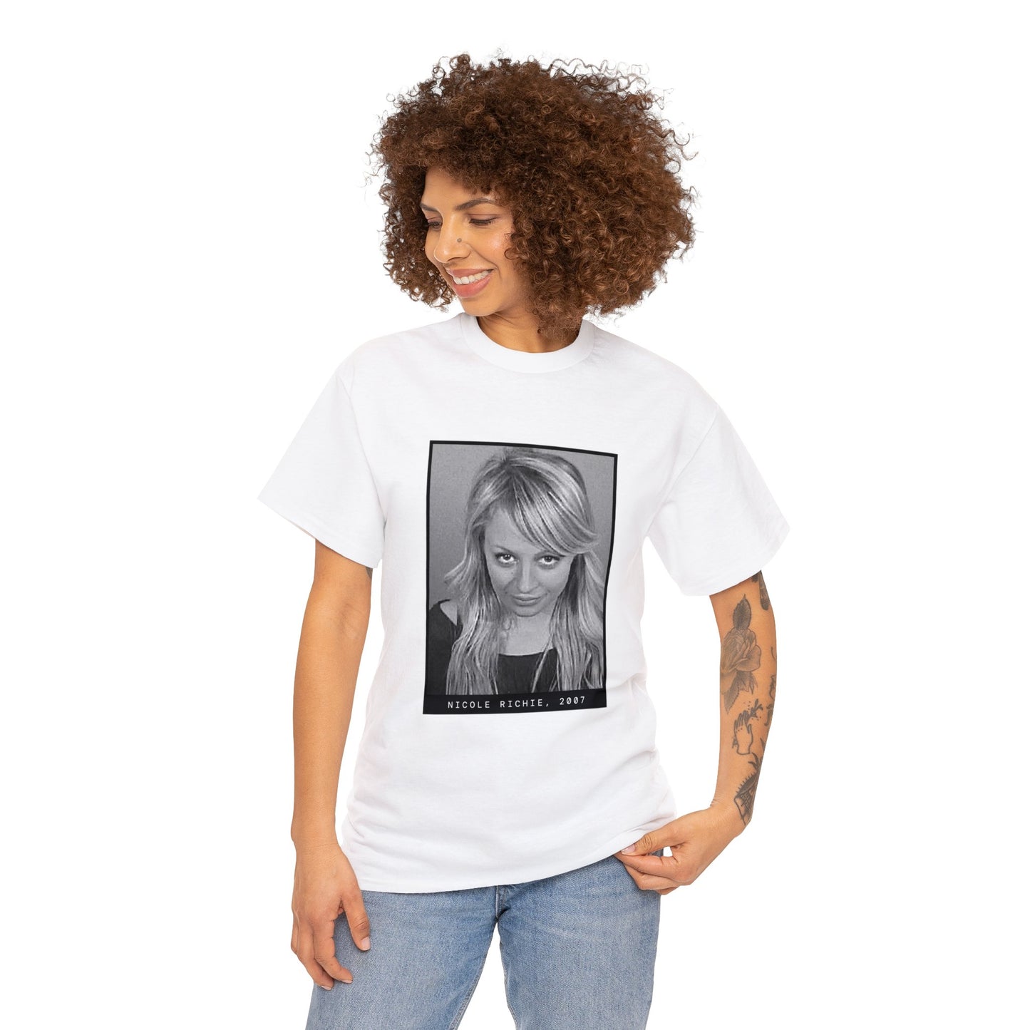 Camiseta con foto policial de una celebridad de Nicole Richie, 2007