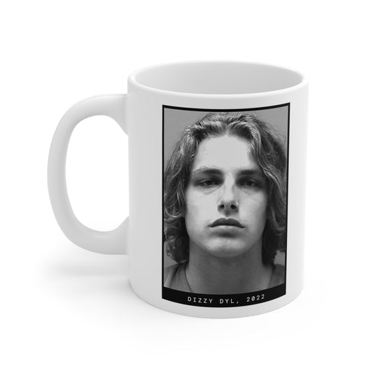 Dizzy Dyl, taza con foto policial de influencer de 2022
