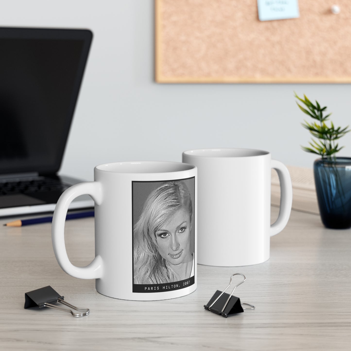 Taza con foto policial de una celebridad de Paris Hilton, 2007