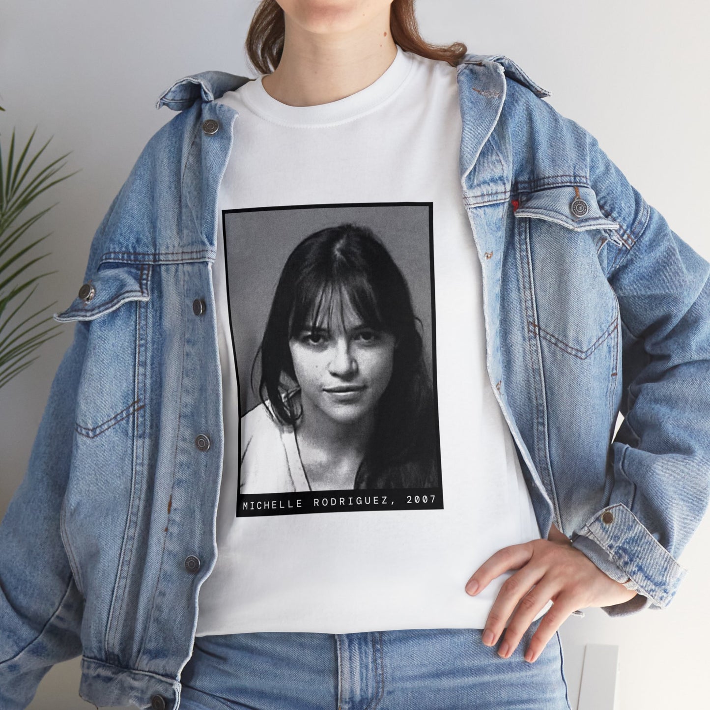 Camiseta con foto policial de la actriz Michelle Rodríguez, 2007