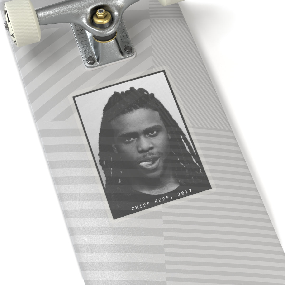 Pegatina con foto policial del rapero Chief Keef, 2017