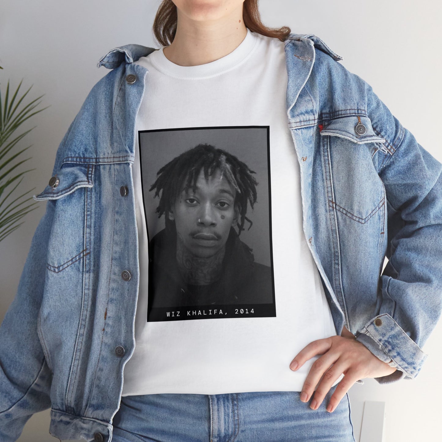 Camiseta con foto policial del rapero Wiz Khalifa de 2014