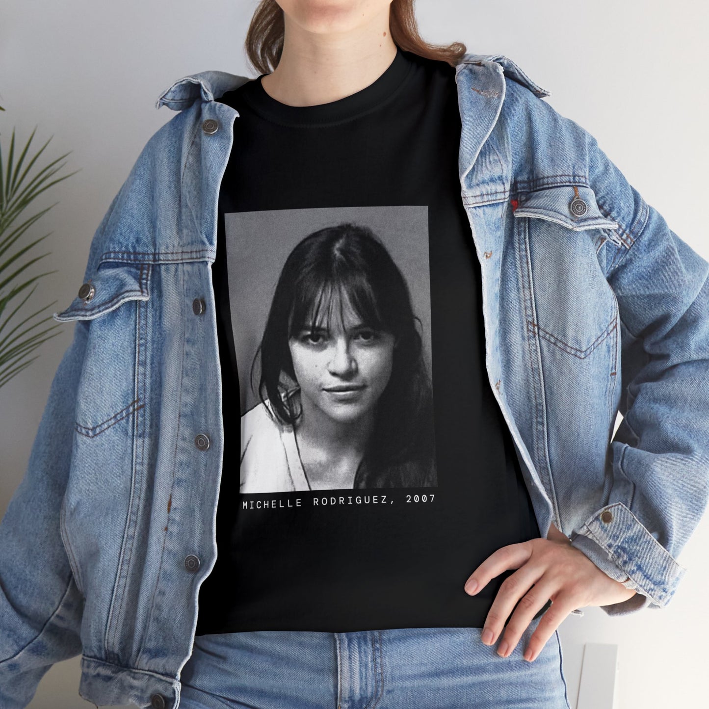 Camiseta con foto policial de la actriz Michelle Rodríguez, 2007