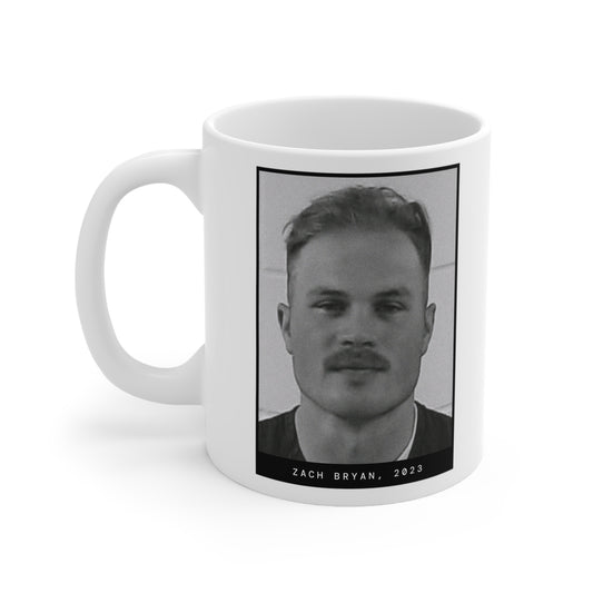 Taza con foto policial del cantante Zach Bryan de 2023