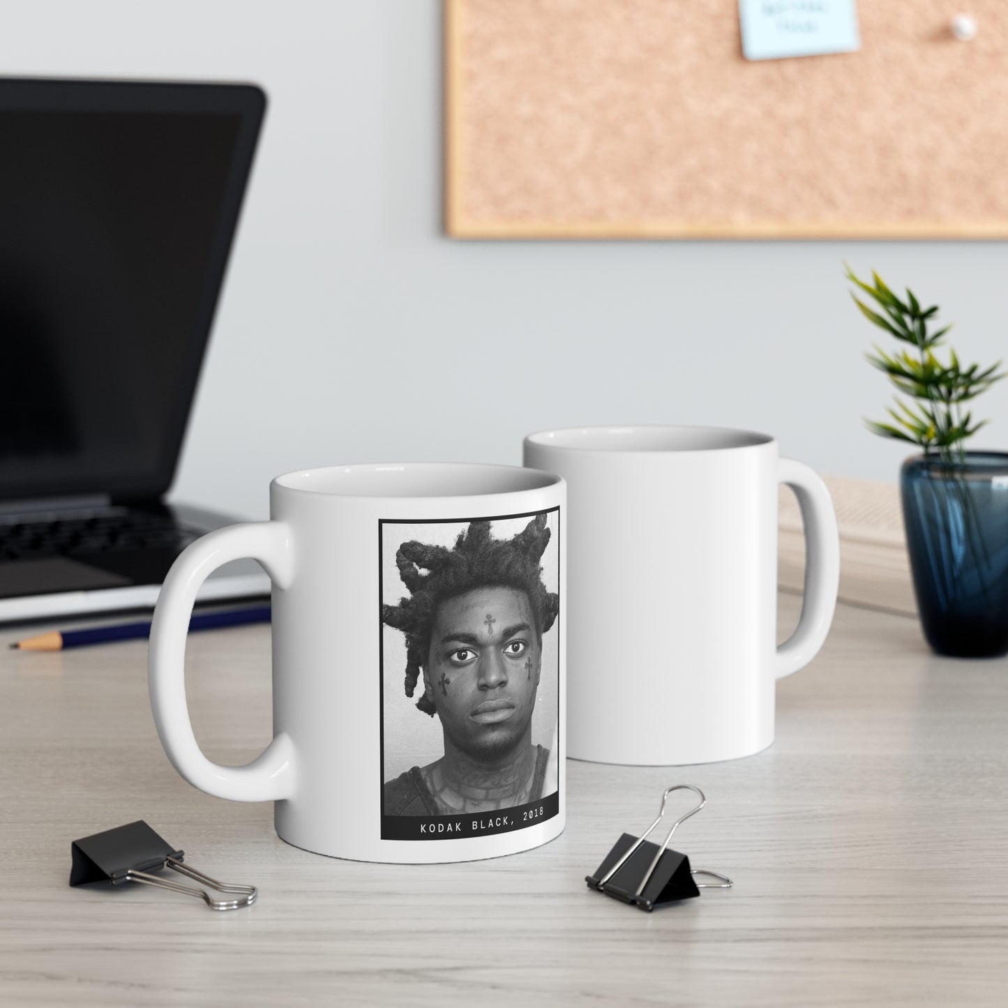 Taza con foto policial del rapero Kodak Black, 2018